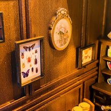 Cargar imagen en el visor de la galería, Book nook - Casa Mágica de Mira