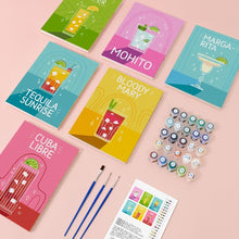 Cargar imagen en el visor de la galería, Mini Pintar por números 15x20cm (6 piezas) - Cócteles Famosos