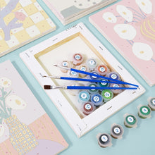 Cargar imagen en el visor de la galería, Mini Pintar por números 15x20cm (6 piezas) - Jarrones Florales Abstractos