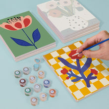 Cargar imagen en el visor de la galería, Mini Pintar por números 15x20cm (6 piezas) - Jarrones Florales Abstractos