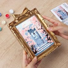 Cargar imagen en el visor de la galería, Mini Pintar por números con marco - Flores junto a la puerta azul