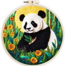 Cargar imagen en el visor de la galería, Kit de needle felting - Panda en un campo de girasoles