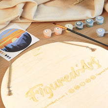 Cargar imagen en el visor de la galería, Pintar por Números en Disco de Madera - Campanas de Navidad