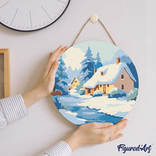 Cargar imagen en el visor de la galería, Pintar por Números en Disco de Madera - Cabaña de invierno