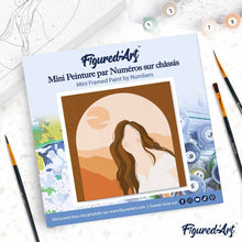 Cargar imagen en el visor de la galería, Mini Pintura por Números 20x20cm con bastidor Mujer y Arcade