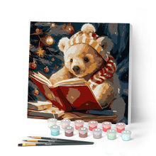 Cargar imagen en el visor de la galería, Mini Pintar por Números 20x20cm con bastidor - Adorable oso leyendo