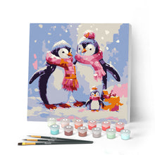 Cargar imagen en el visor de la galería, Mini Pintar por Números 20x20cm con bastidor Familia de Pingüinos en la Nieve