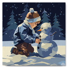 Cargar imagen en el visor de la galería, Mini Pintura por Números 20x20cm con bastidor - Un niño y un muñeco de nieve