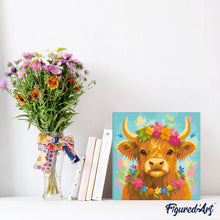 Cargar imagen en el visor de la galería, Mini Pintura por Números 20x20cm con bastidor - Highland Cow reina del jardín