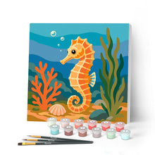 Cargar imagen en el visor de la galería, Pintar por numeros Figured'Art - Mini Pintura por Números 20x20cm con bastidor - Caballito de mar