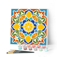 Cargar imagen en el visor de la galería, Pintar por numeros Figured'Art - Mini Pintura por Números 20x20cm con bastidor - Mandala cítrico