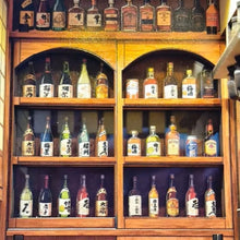 Cargar imagen en el visor de la galería, Casa Miniatura - Sakura Sake Bar
