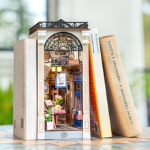 Cargar imagen en el visor de la galería, Book Nook Cita en la Galería de Juegos