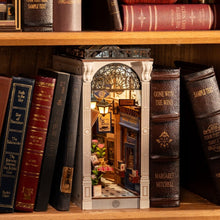 Cargar imagen en el visor de la galería, Book Nook Cita en la Galería de Juegos