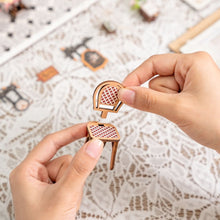 Cargar imagen en el visor de la galería, Book Nook Cita en la Galería de Juegos