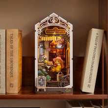 Cargar imagen en el visor de la galería, Book Nook - Café de vacaciones