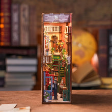 Cargar imagen en el visor de la galería, Book Nook - 84 Charing Cross Road