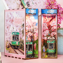 Cargar imagen en el visor de la galería, Book Nook - Viaje de Sakura