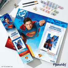 Cargar imagen en el visor de la galería, Superman entre las nubes