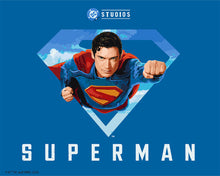 Cargar imagen en el visor de la galería, Pintar por numeros Figured'Art - Superman con el escudo “S”