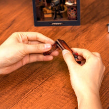 Cargar imagen en el visor de la galería, Book Nook - Cuarto Oscuro