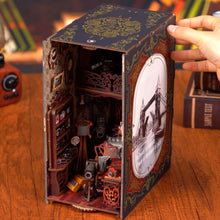 Cargar imagen en el visor de la galería, Book Nook - Cuarto Oscuro