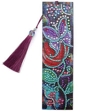 Cargar imagen en el visor de la galería, Marcapáginas Diamond Painting Flor con Mariposa