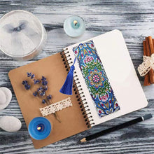 Cargar imagen en el visor de la galería, Marcapáginas Diamond Painting Flor Mandala