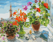 Cargar imagen en el visor de la galería, Flores en el alféizar de la ventana