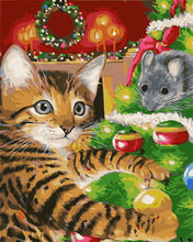Cargar imagen en el visor de la galería, Gato y ratón preparando el árbol de Navidad