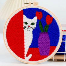 Cargar imagen en el visor de la galería, Punch Needle Gato curioso