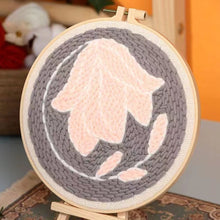 Cargar imagen en el visor de la galería, Punch Needle Flor rosa pastel