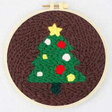 Cargar imagen en el visor de la galería, Punch Needle Árbol de Navidad