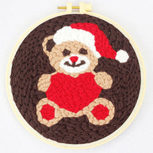 Cargar imagen en el visor de la galería, Punch Needle Oso de peluche de Navidad