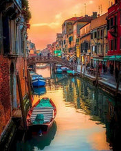 Cargar imagen en el visor de la galería, Diamond Painting - Canal tranquilo